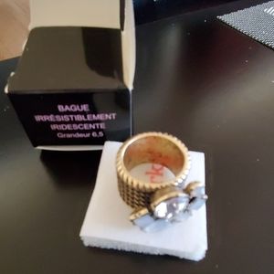🌺Avon  mark ring